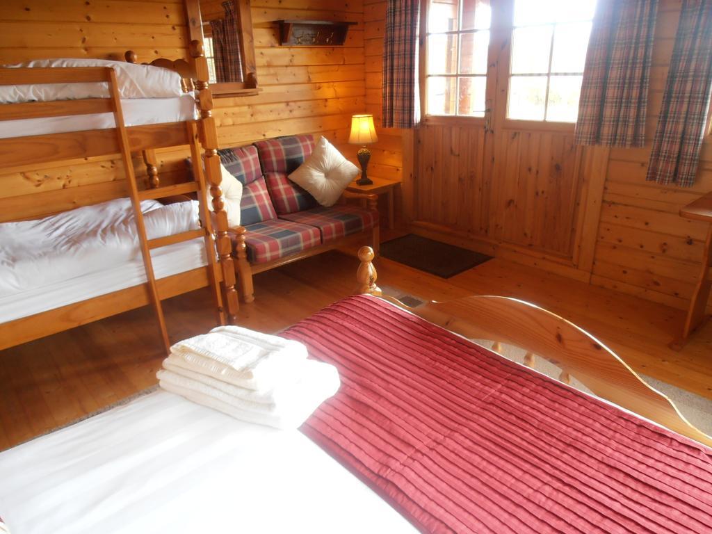 Hungry Hill Lodge Adrigole Rum bild
