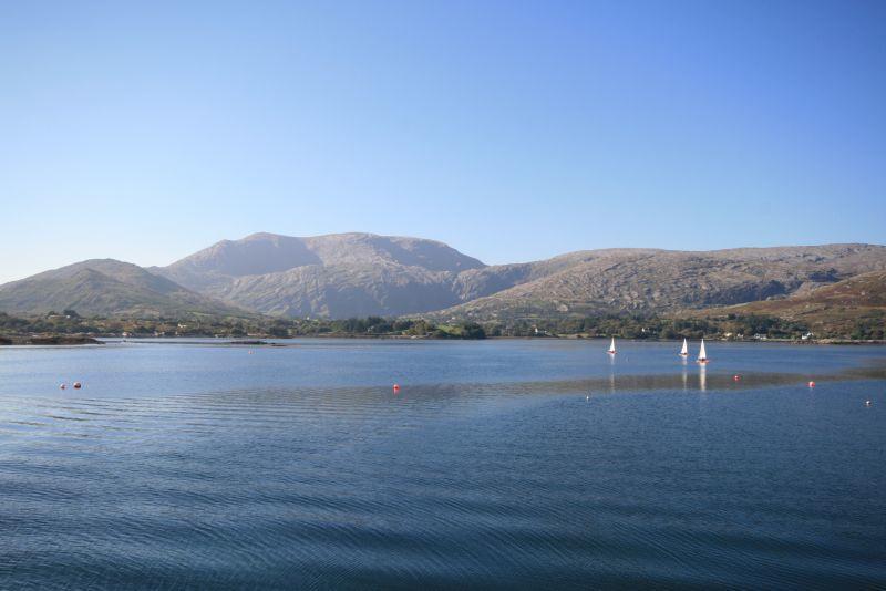 Hungry Hill Lodge Adrigole Rum bild